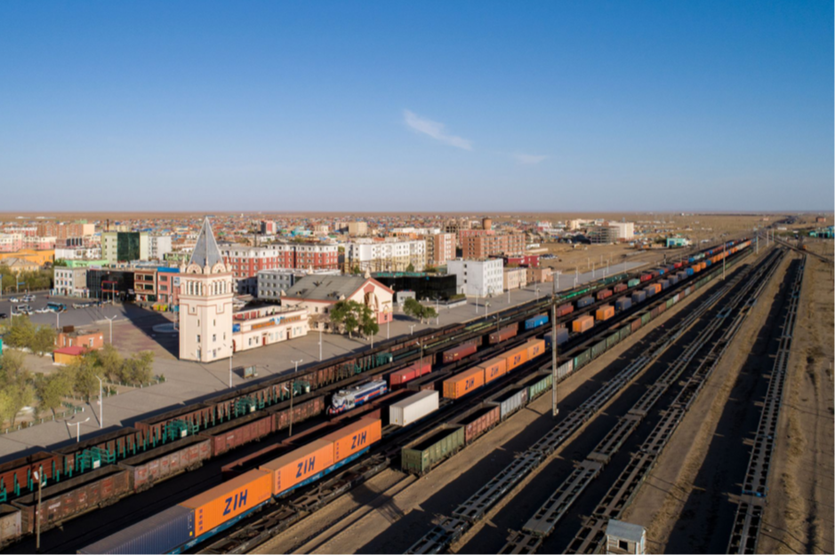 Замын-Үүд-Эрээн боомтын хоёр дахь төмөр замын гарцыг барина